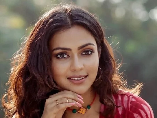 ``தெலுங்கு திரையுலகம் குறிப்பிட்ட குடும்பங்களின் பிடியில் இருப்பதை உணர்ந்தேன்"- நடிகை அமலா பால்
