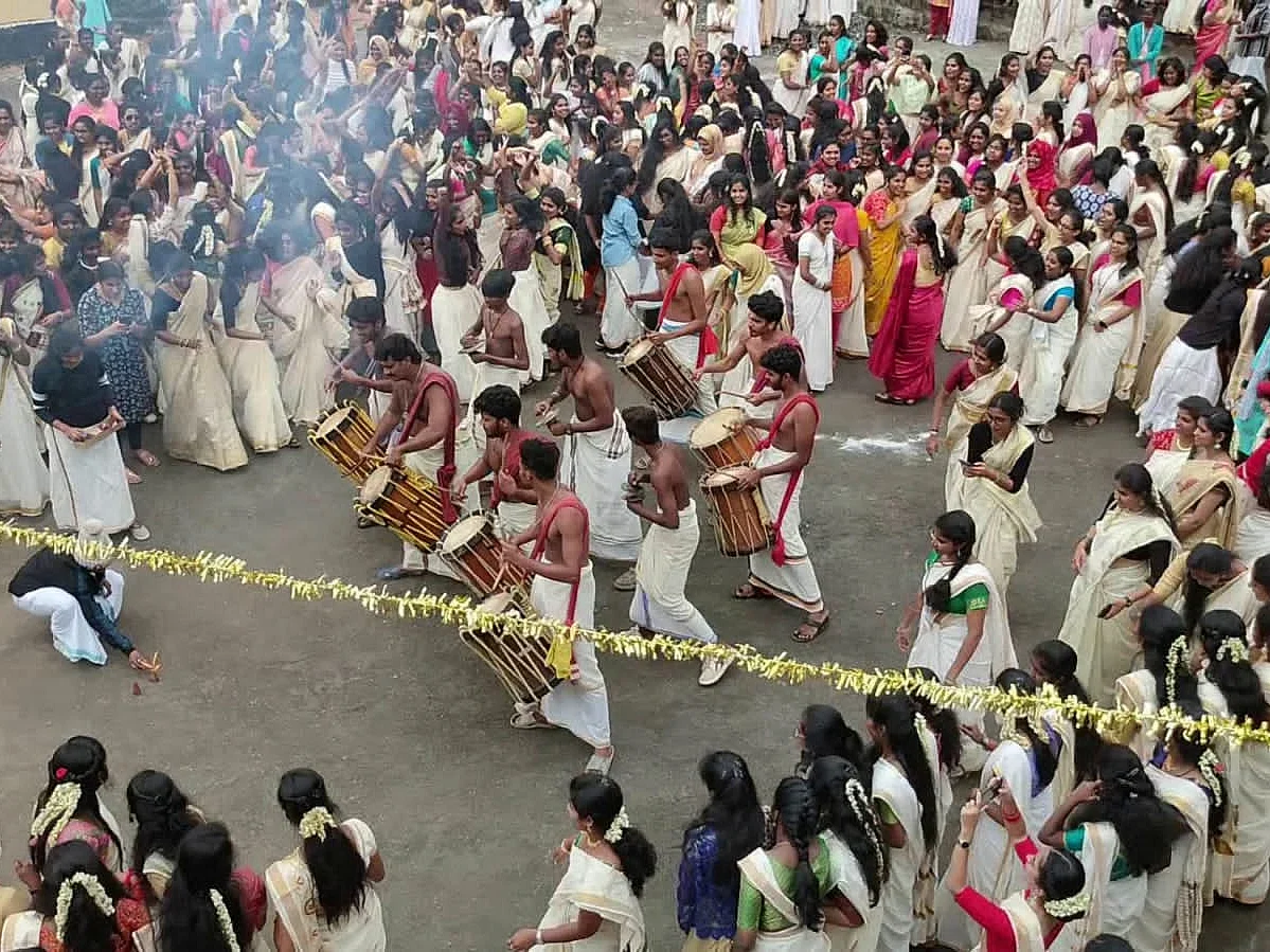 நீலகிரியில் களைகட்டிய ஓணம் கொண்டாட்டம்; கோயில்களில் சிறப்பு வழிபாடு!