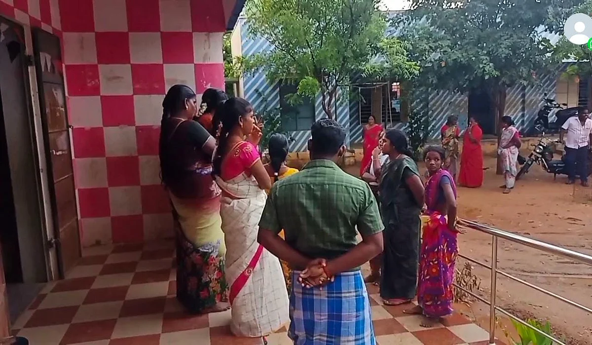 உறவினர்கள் முற்றுகை
