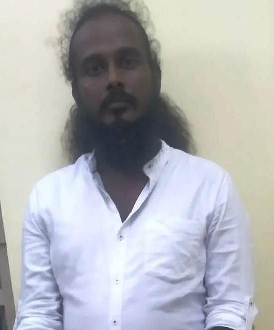 சினிமா வாய்ப்பு ஆசை; இளம்பெண்களை ஆபாசப் படமெடுத்து மிரட்டல்! - போலி டைரக்டர், பெண்ணுக்கு குண்டாஸ்