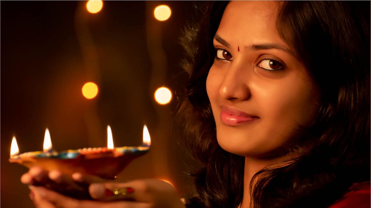பெண் இயல் தீபம்!