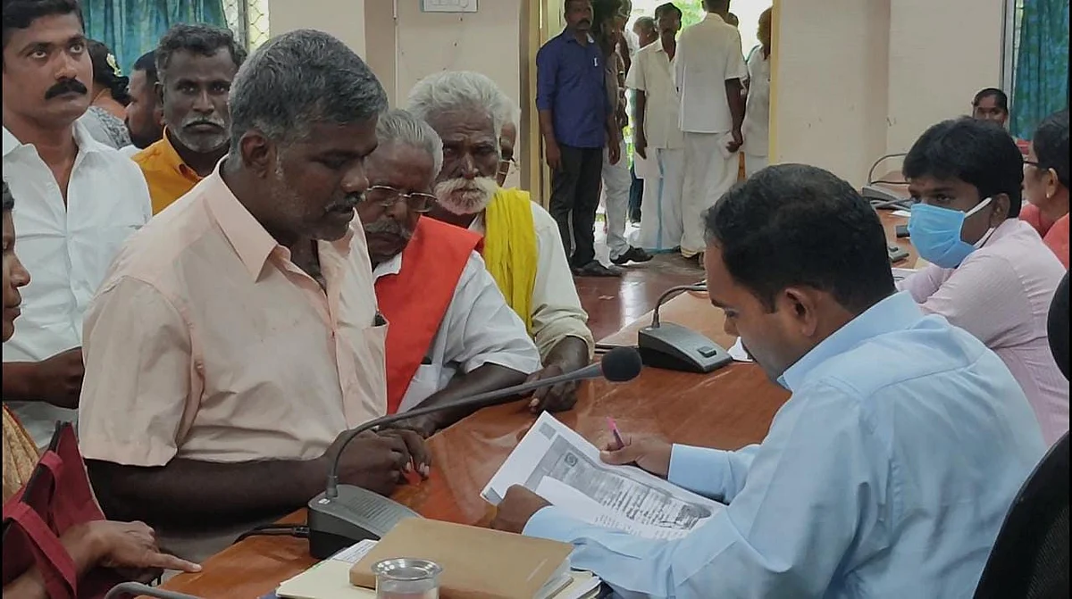கலெக்டரிடம் புகார்