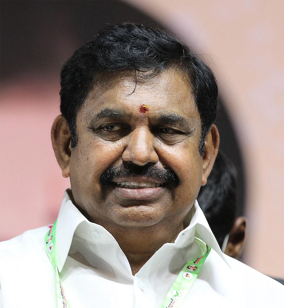 சிறப்பாக முதுகில் குத்துபவர் ஓ.பி.எஸ்... - சசிகலா அரசியலில் தீயசக்தி!