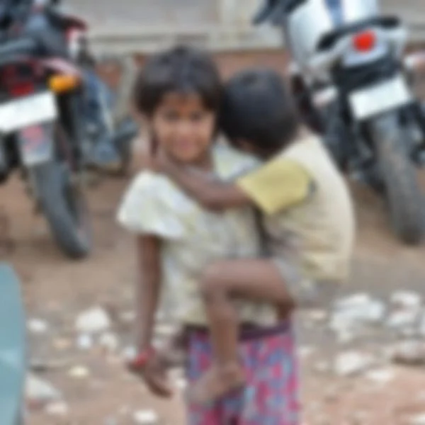 சிக்னலில் யாசகம் எடுக்கும் குழந்தைகள் (கோப்பு படம்)