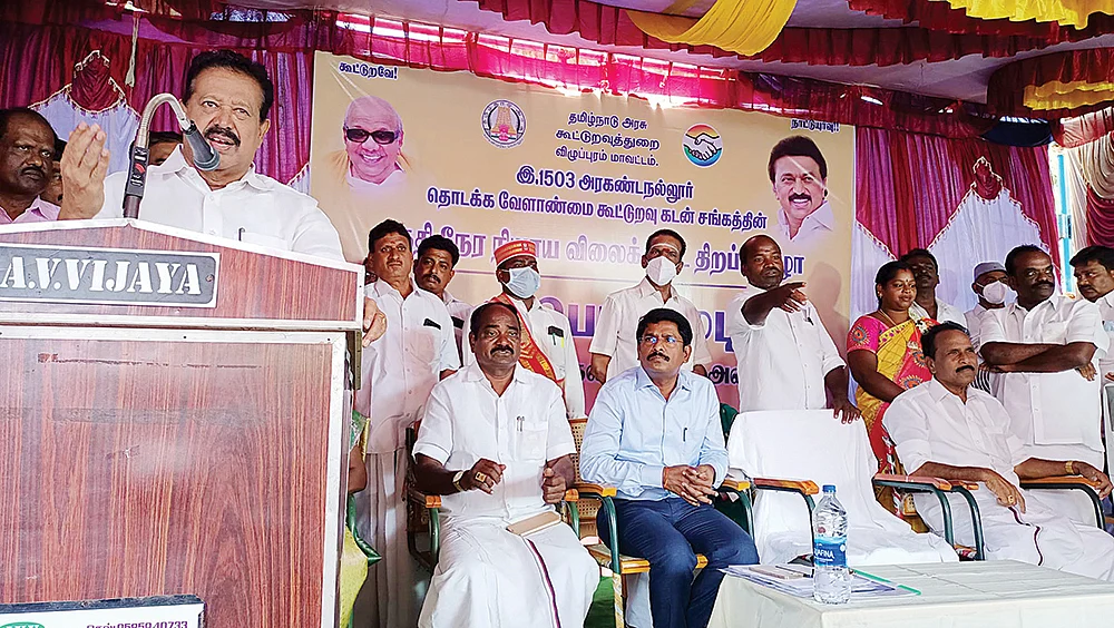 அடாவடி அமைச்சர்கள்... அதிகாரத் திமிர்... அடக்குவாரா முதல்வர்?