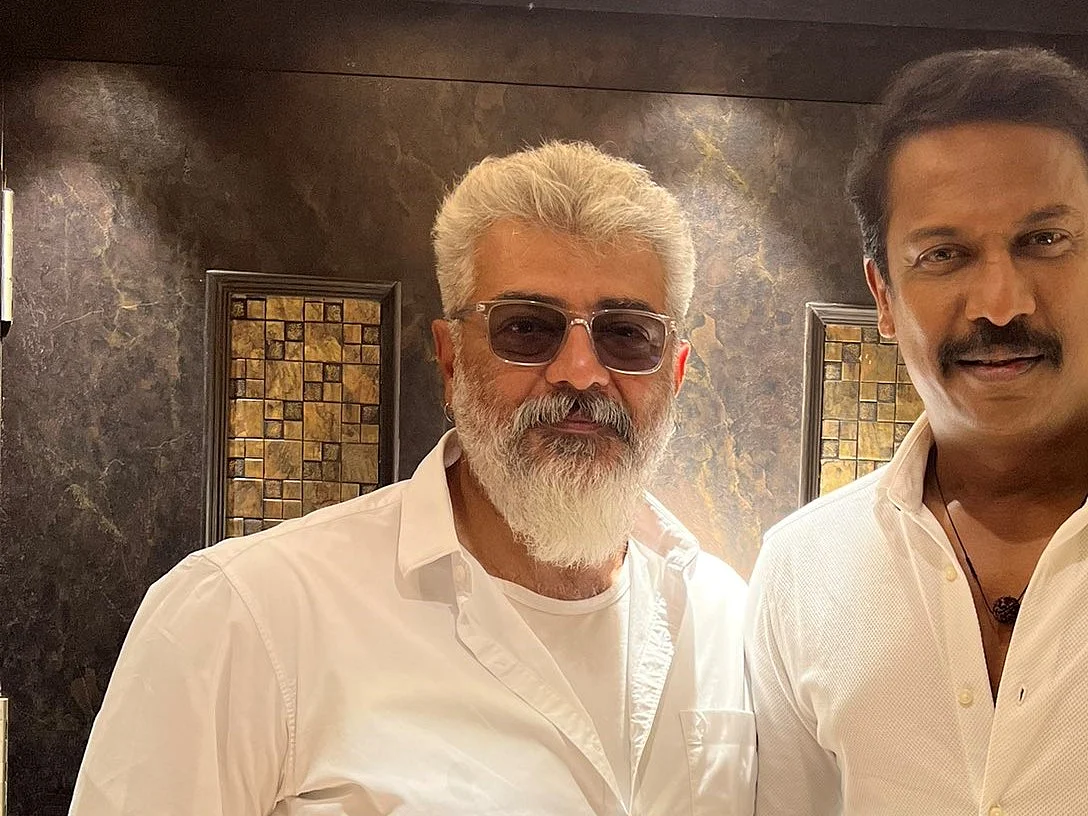 Thunivu லேட்டஸ்ட் அப்டேட்ஸ்: படத்தின் கதை இதுதானா! அஜித் - விஜய் டீமில் இணைகிறாரா பாலிவுட் பிரபலம்?