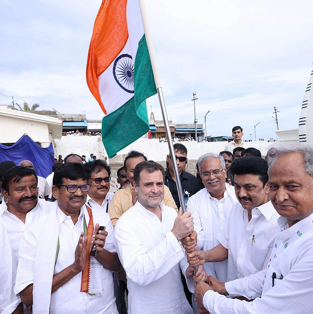 தேசபக்தியை கையில் எடுக்கும் ராகுல்! - நடைப்பயணத்தில் ‘பாரத் மாதா கி ஜே’ கோஷம்...