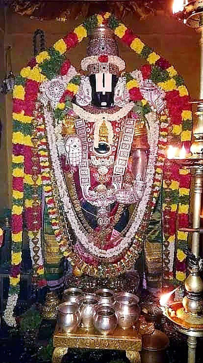 அம்பாள் பெருமாளாக காட்சி தந்து அருள்பாலிக்கிறார்