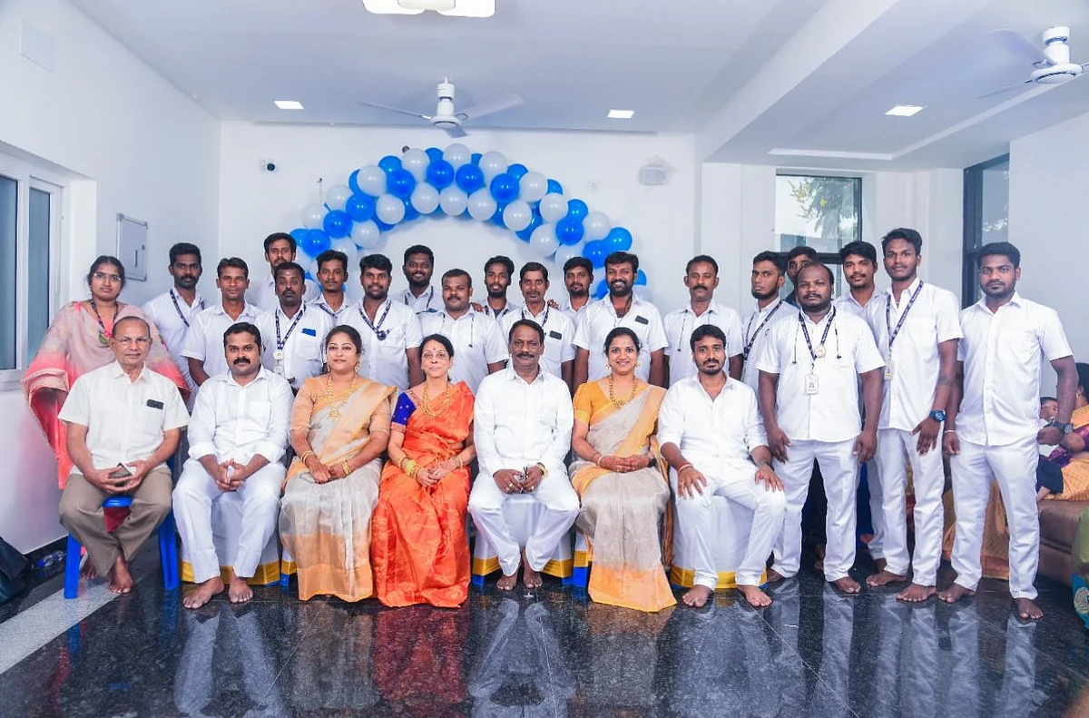 குடும்பத்தினர் மற்றும் ஊழியர்களுடன்...