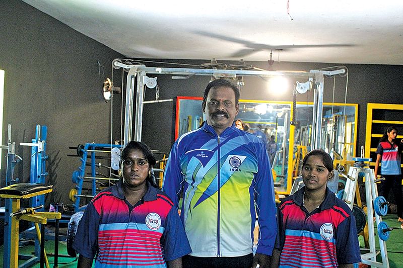   மாஸ்டர்  சிவக்குமாருடன்...