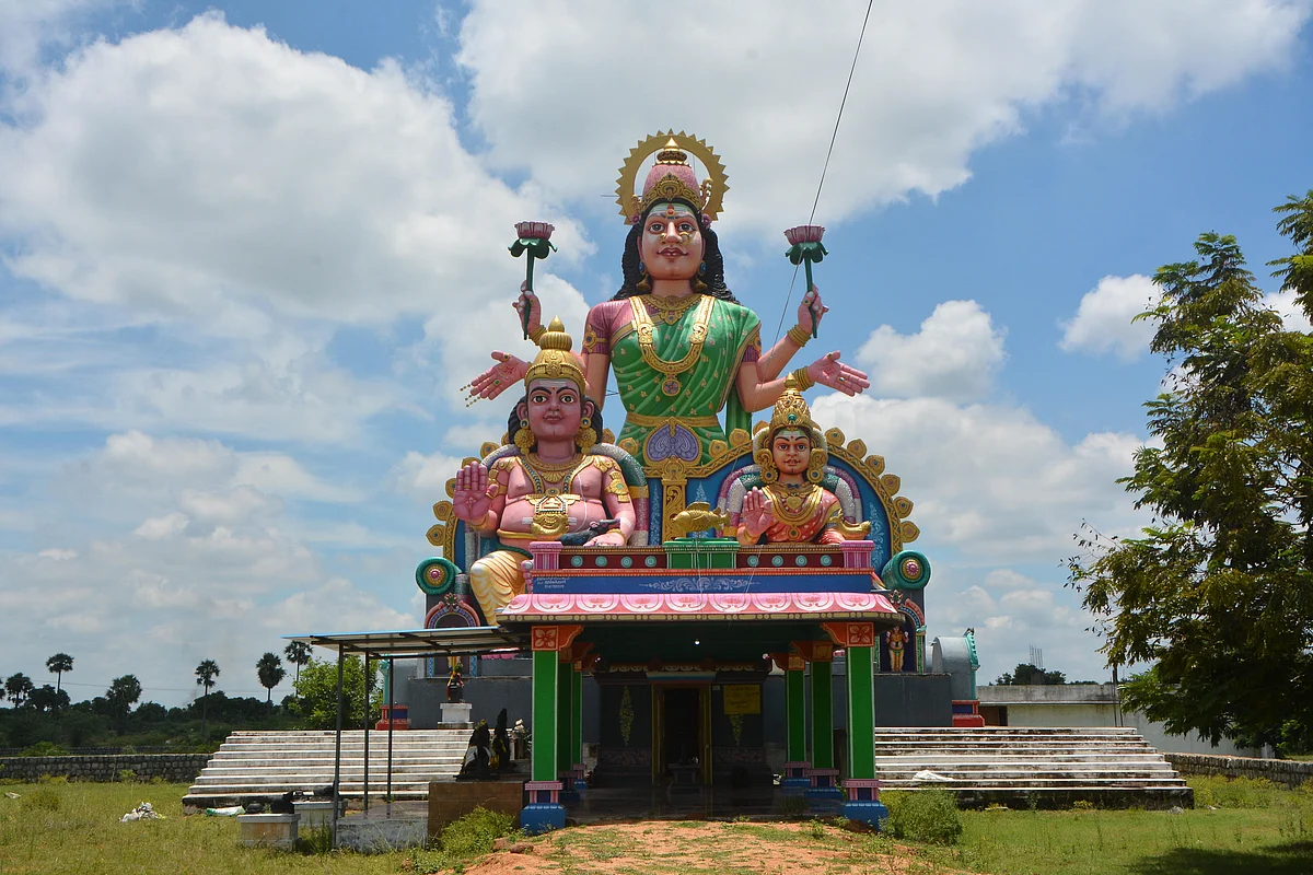 அரக்கோணம் ஸ்ரீலட்சுமி குபேரர் ஆலயம்