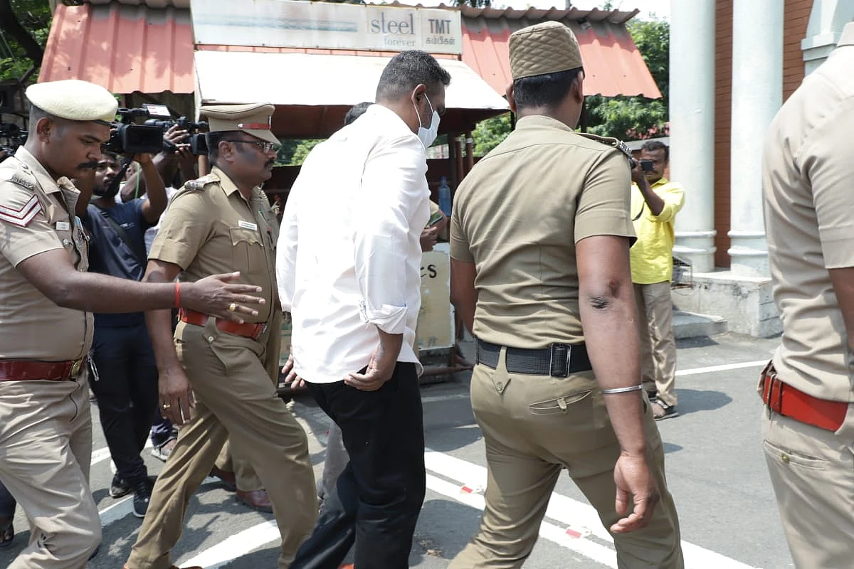நீதிமன்றத்தில் ஆஜர்படுத்தப்பட்ட குற்றவாளிகள்