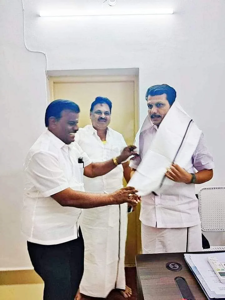 செந்தில் பாலாஜியுடன் ரவி