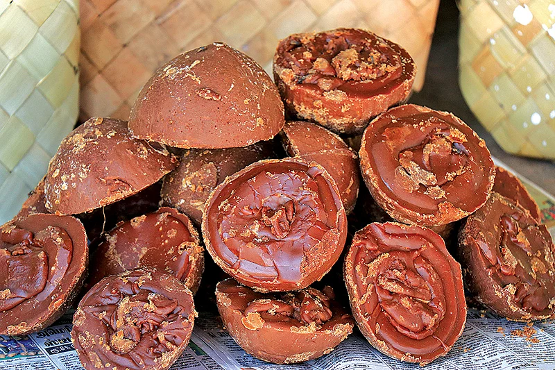 அவள் பதில்கள் - 48: வெள்ளைச் சர்க்கரைக்கு மாற்றாகுமா கருப்பட்டி?