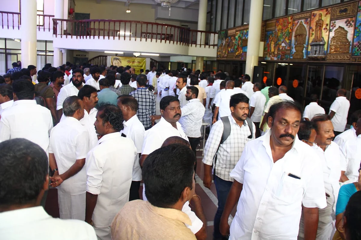 களைகட்டிய அறிவாலயம்