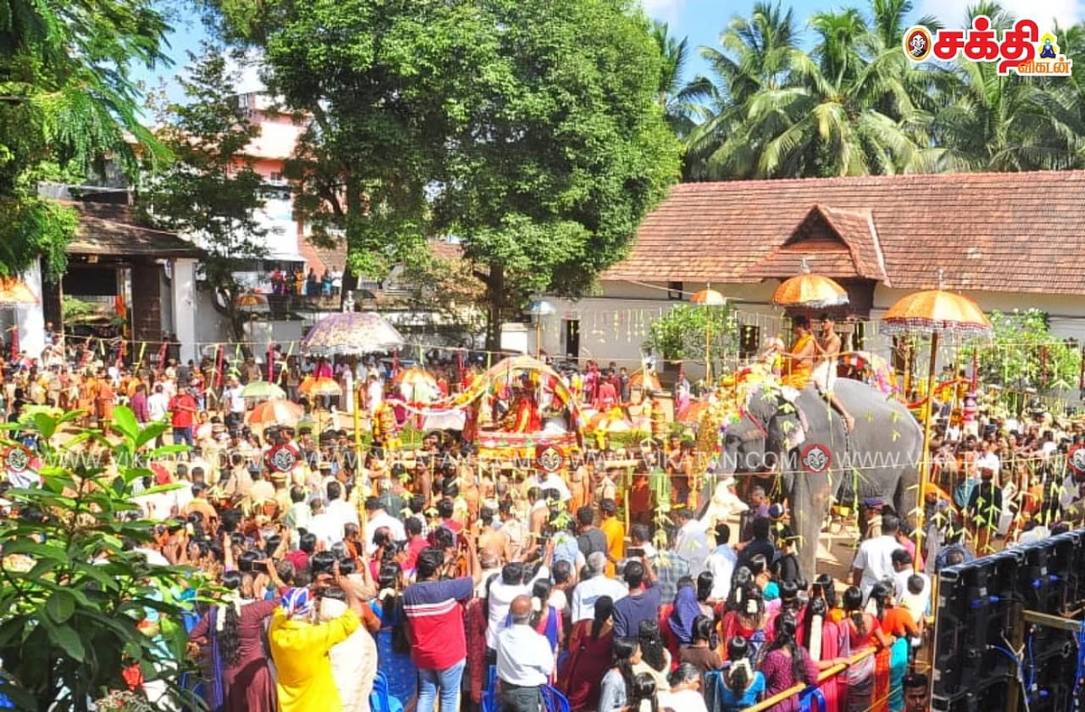 பத்மநாபபுரம் அரண்மனையில் நடந்த விழா