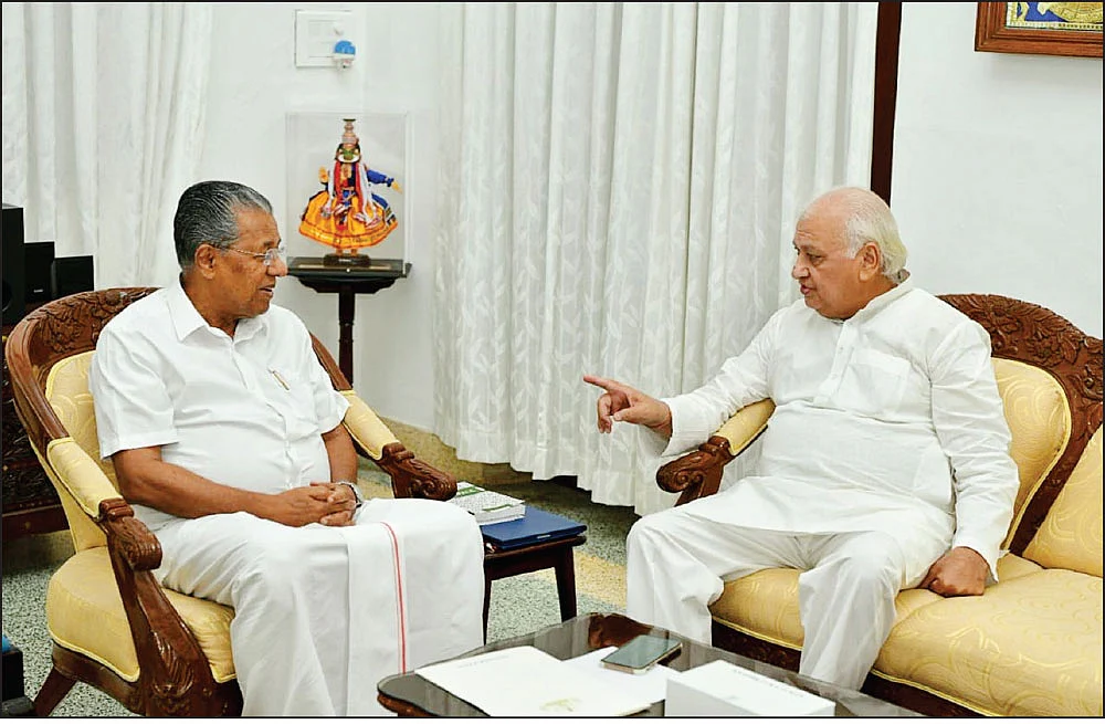 கேரள ஆளுநர் Vs முதல்வர் மோதல்... பின்னணியில் மோகன் பகவத்?