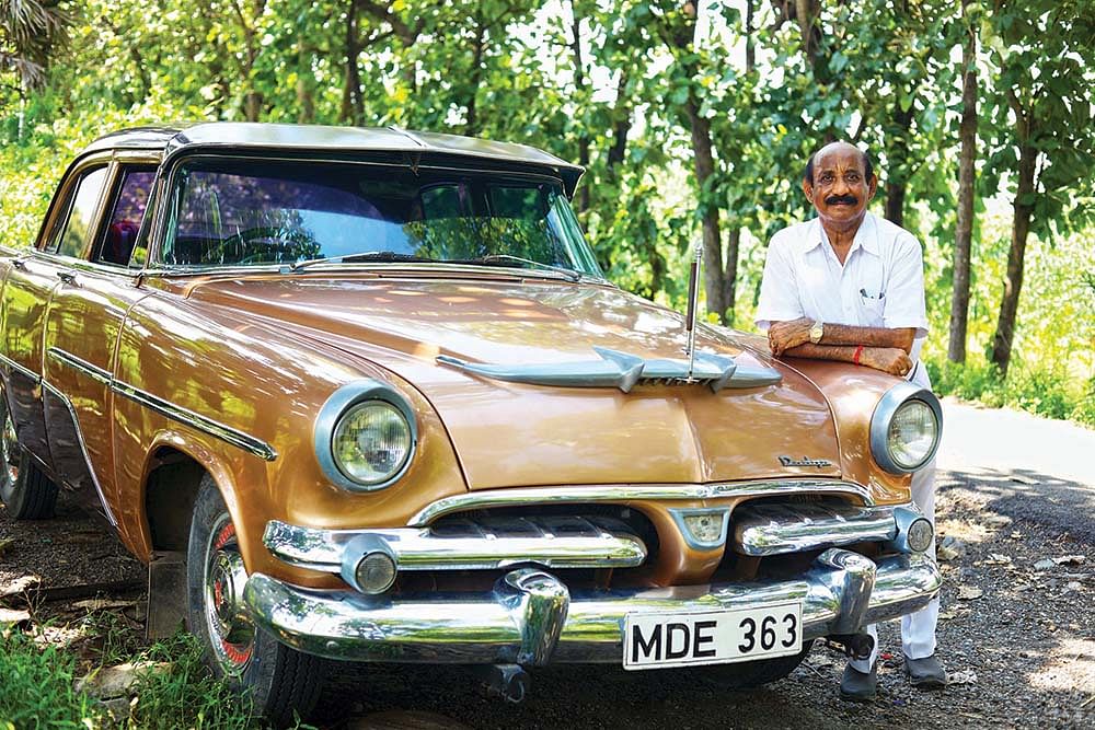 "அஞ்சு முதல்வர்கள் பயணிச்ச
கார் இது!" - டாட்ஜ் கிங்ஸ்வே கார் பற்றி சிலாகிக்கும் இளங்கோ!