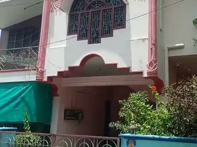 ஓணம் பண்டிகை கொண்டாட கேரளாவுக்குச் சென்றவர் வீட்டில் கைவரிசை! - கொள்ளையர்களைத் தேடும் போலீஸ்