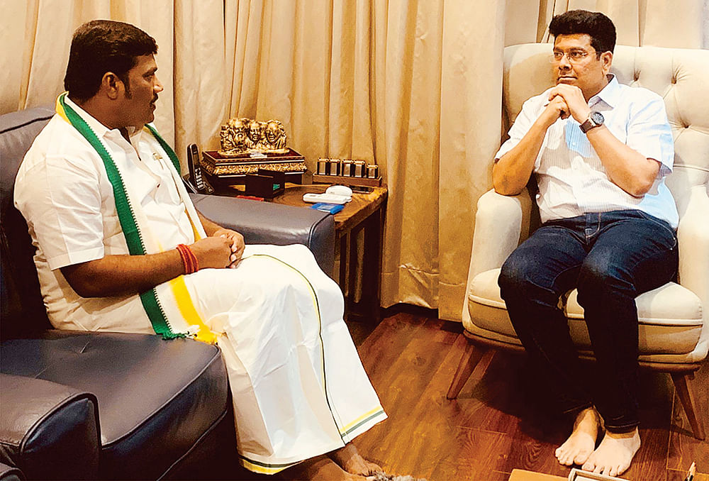ராஜ் கவுண்டருடன் சபரீசன்