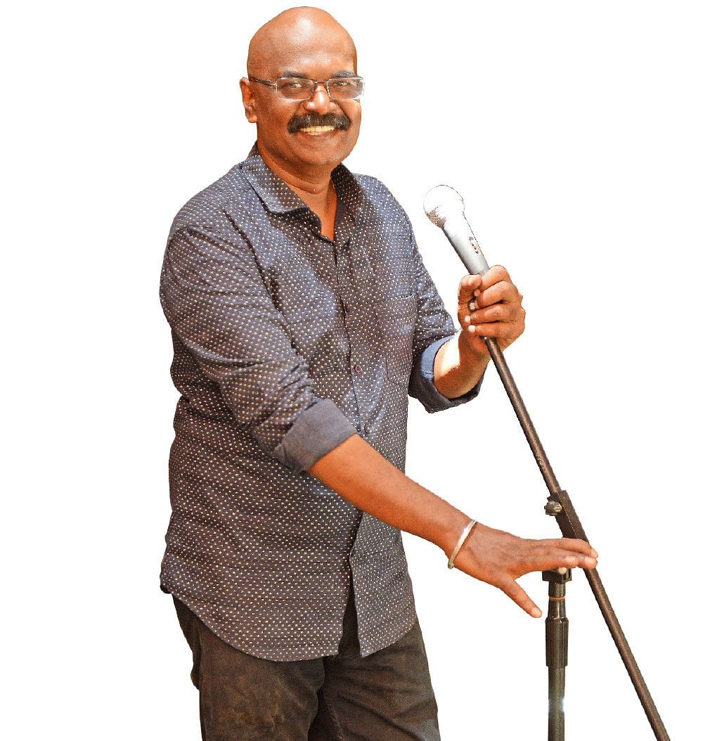 “கடவுள் கொடுத்திருக்கும் பென்சில் பாக்ஸ்!” - ஜான் சுந்தர்