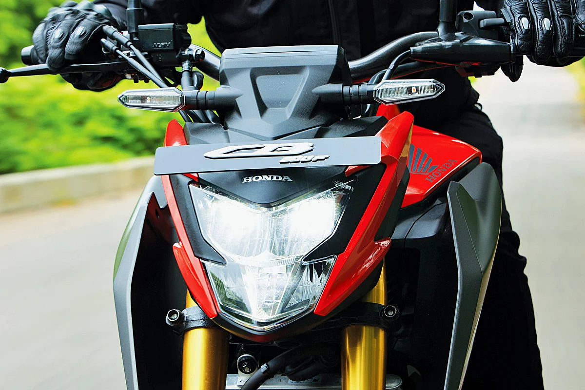 Honda CB300 F: A Sporty Commuter!