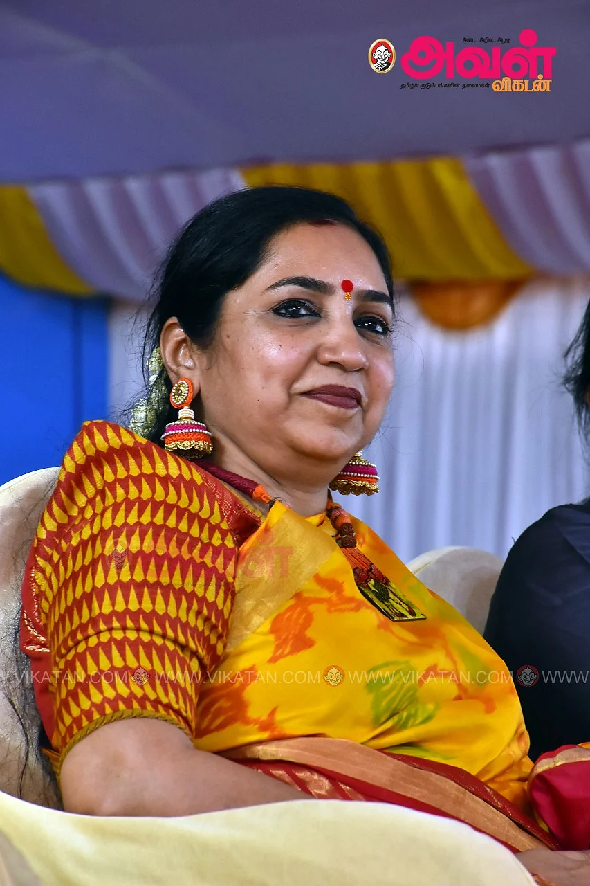 தமிழச்சி தங்கபாண்டியன்