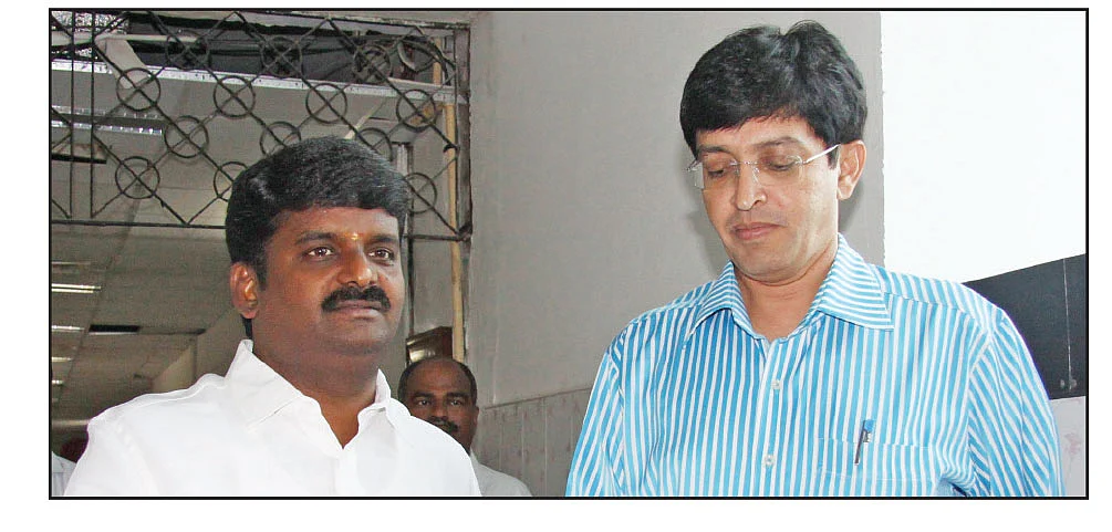 ‘மனித வேட்டை’ - ‘நரிகள் கொன்றுவிடும்’ - ஆணையம் அரசியல்