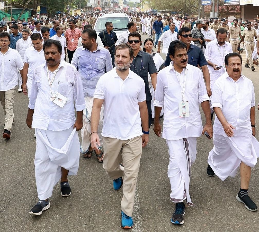 கொரோனா பரவல்: ``தேச நலன் கருதி யாத்திரையை ஒத்திவைக்க வேண்டும்