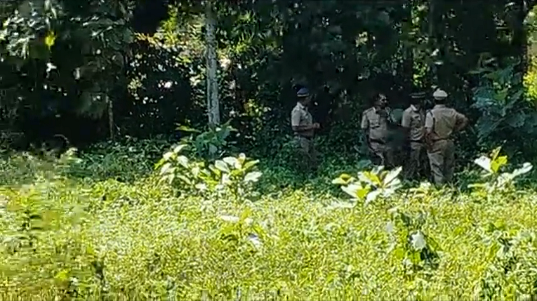 பெண்கள் புதைக்கப்பட்ட இடத்தை தேடும் போலீஸ்