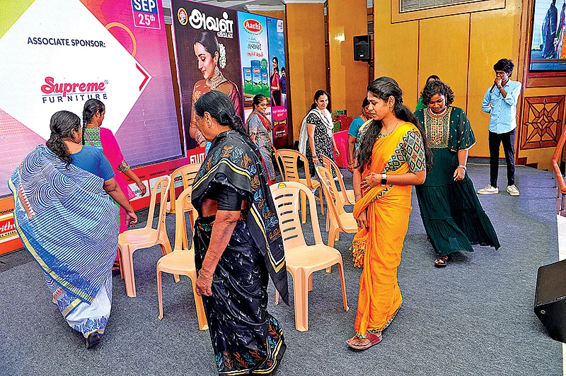 “பையன்தான் அனுப்பிவெச்சான், பம்பர் பரிசு கிடைச்சிருச்சு!”