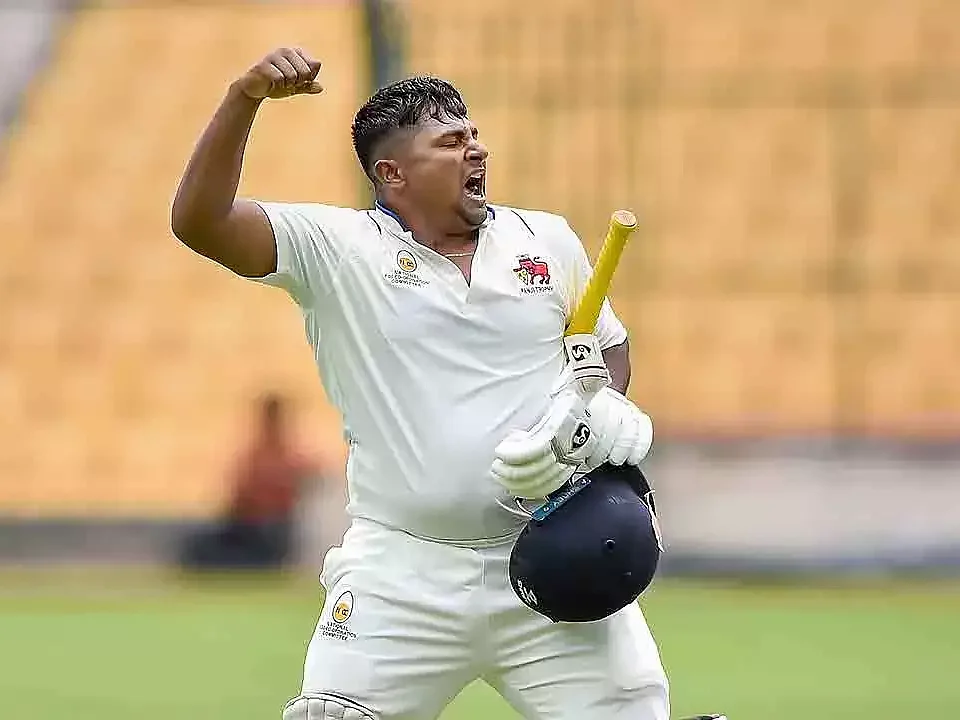 Sarfaraz Khan: ரெட் பால் கிரிக்கெட்டின் அடுத்த சர்ப்ரைஸா சர்ஃபராஸ்? ஜாம்பவான்களைத் தொடும் சாதனைகள்!