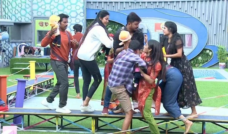 பொம்மை டாஸ்க்