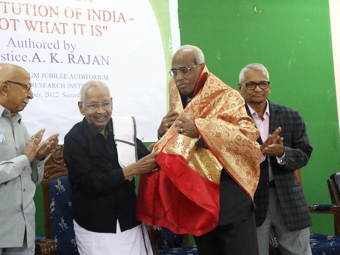 ``உச்ச நீதிமன்ற தீர்ப்பு தவறு என்று வாதம் செய்வது அவமதிப்பாகாது” - முன்னாள் நீதிபதி ஏ.கே ராஜன்