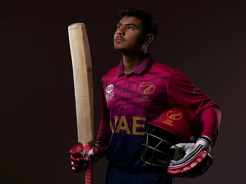 Aayan Khan: டி20 உலகக்கோப்பையில் UAE-க்காக ஆடும் 16 வயது வீரர் ஆயன் கான் - சுவாரஸ்யத் தகவல்கள்!