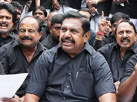 மிஸ்டர் கழுகு: பா.ஜ.க-வுக்கு எதிரான பிளான்... குஷியில் எடப்பாடி... அச்சத்தில் விஜயபாஸ்கர்!