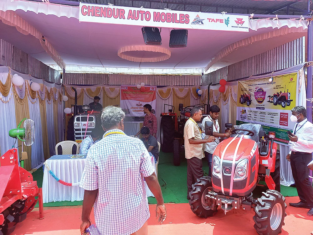 முன்பு ஒரு லாரி சைலன்ஸரின் விலை 15000; இப்போது 4.5 லட்சம்? ஏன்? நாமக்கல் எக்ஸ்போவில் கிடைத்த பதில்