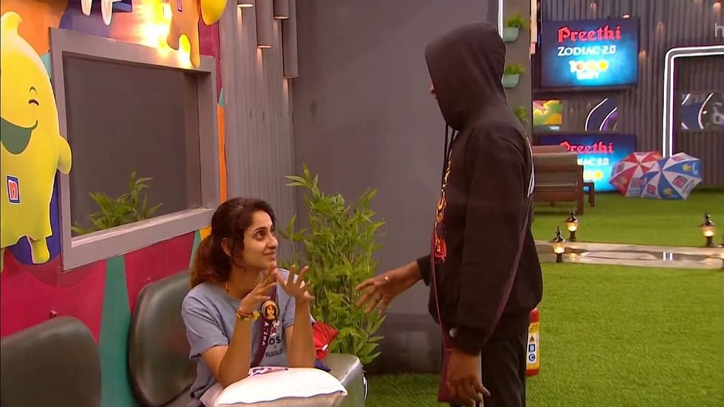பிக் பாஸ் 6, நாள் 2 - ஆயிஷா, அசல் கோளாறு