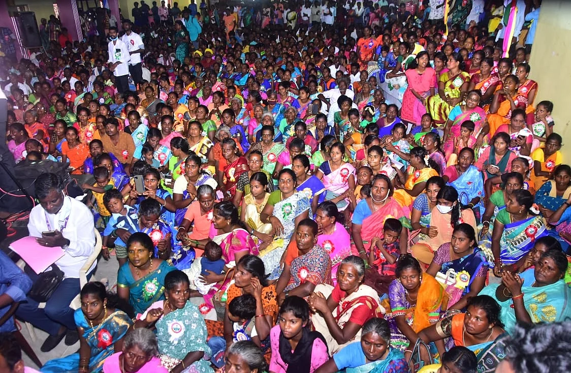 பழங்குடி சமூக மக்கள், விசிக தொண்டர்கள்