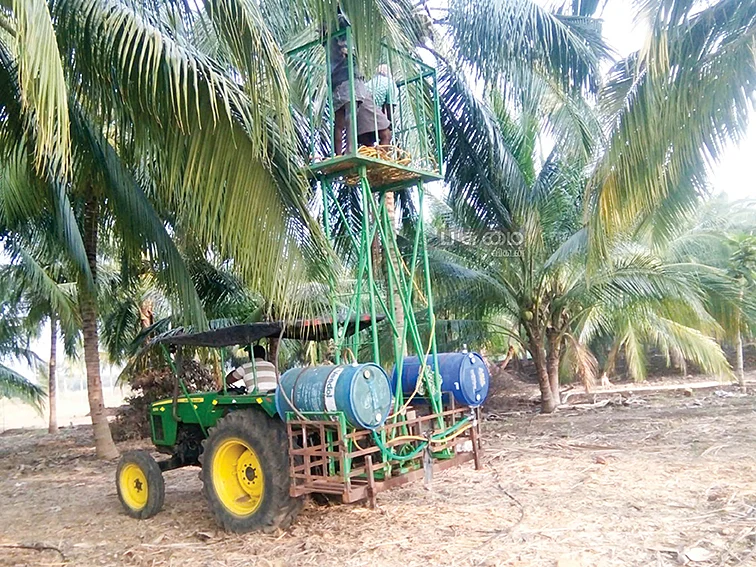 குருத்துகளில் இடுபொருள்கள் தெளிக்கலாம்...
ஒரு மணிநேரத்தில் 300 தேங்காய்களை உரிக்கலாம்...