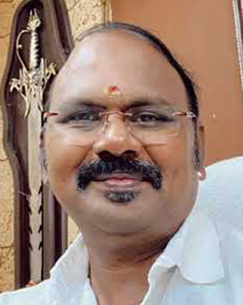 மயிலை வேலு