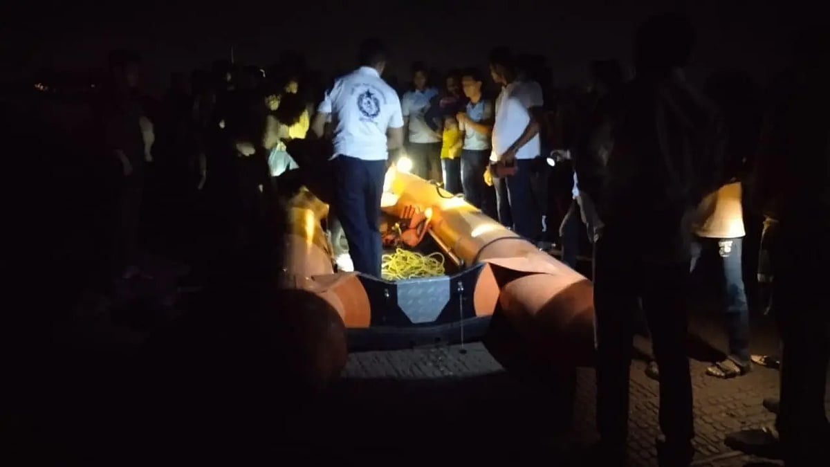 ஆற்றங்கரையோரத்தில் நின்று கட்டிப்பிடித்தபடி செல்ஃபி; தவறி விழுந்த சகோதரிகளுக்கு நேர்ந்த சோகம்!