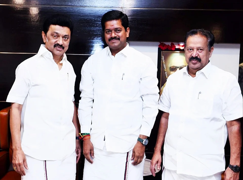 பிறந்தநாள் அன்று முதலமைச்சர் ஸ்டாலினிடம் வாழ்த்து பெற்ற எம்.எல்.ஏ லட்சுமணன்