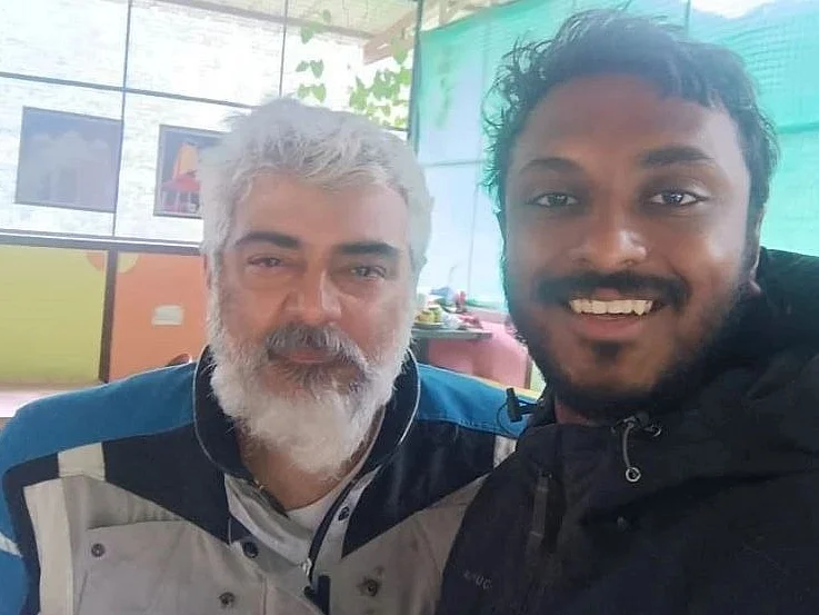 ``அஜித் ஜீரோ ஆட்டிட்யூட் லெஜெண்ட்!"- நடுரோட்டில் பைக் பஞ்சர் ஆகி நின்றவருக்கு உதவி செய்த அஜித்!