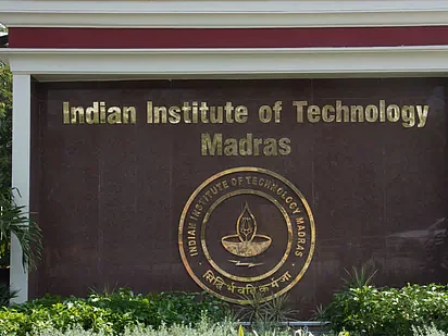 IIT: விண்வெளியில் நுண்ணுயிரிகளால் ஏற்படும் தாக்கம்; நாசாவுடன் ஆராய்ச்சி மேற்கொள்ளும் ஐஐடி மெட்ராஸ்
