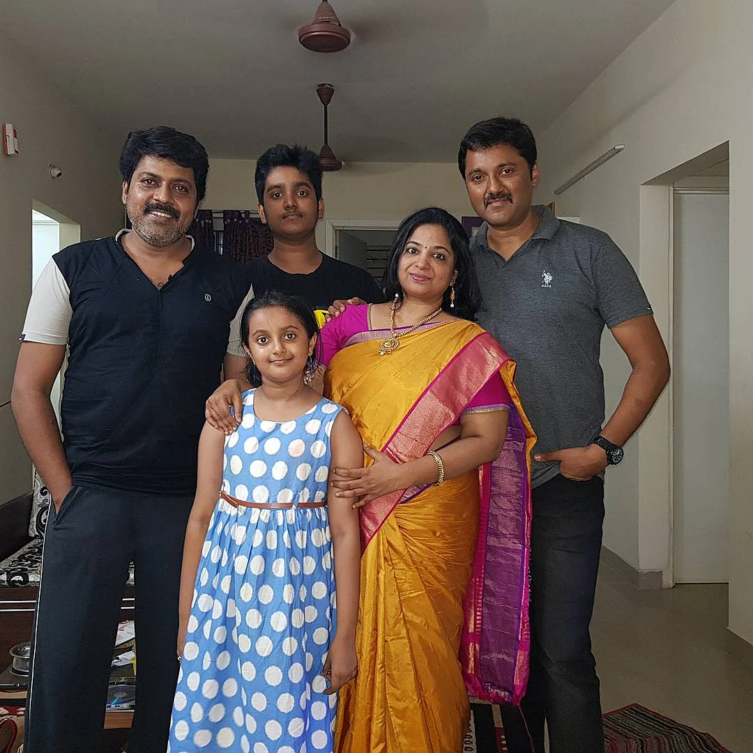 பரத் கல்யாண் குடும்பத்துடன் ரிஷி