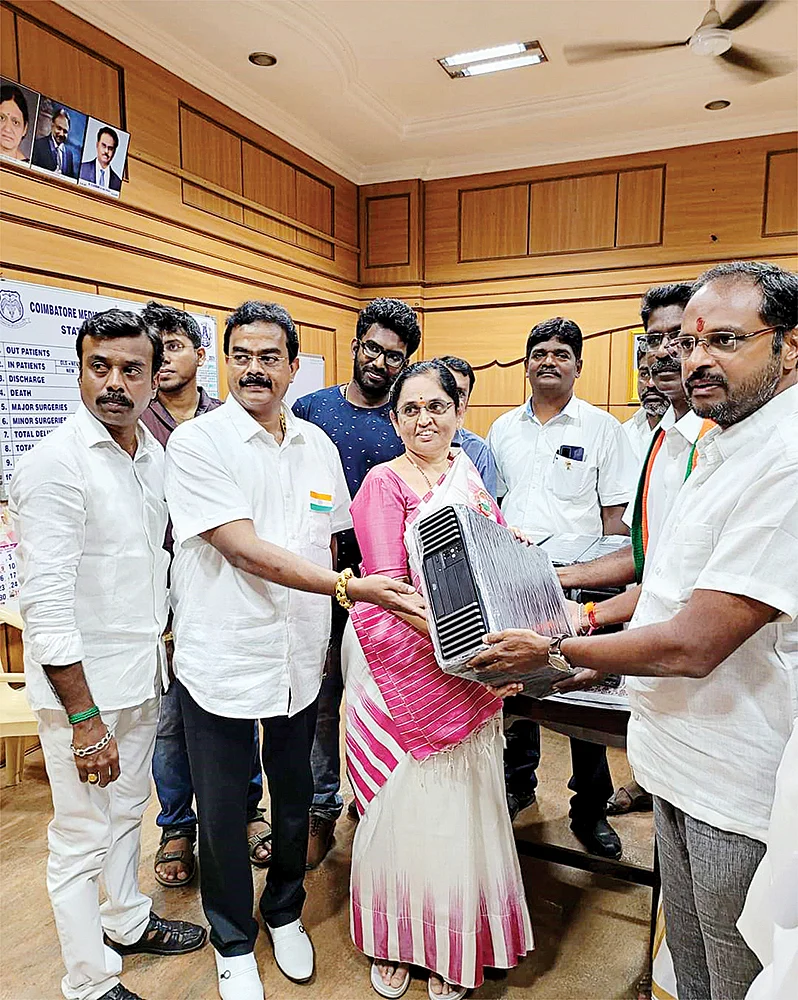 ஆள்வைத்து அடித்தாரா மாவட்ட தலைவர்? - கோவை பா.ஜ.க குஸ்தி