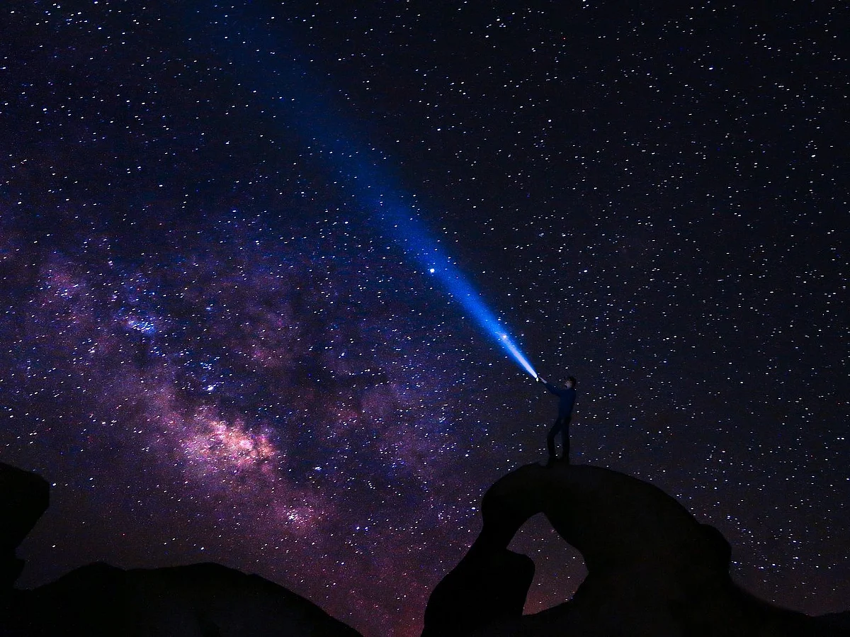 Light Pollution: வானில் நட்சத்திரங்கள் ஏன் தெரிவதில்லை? தீபாவளிக்கு முன் ஒளி மாசு குறித்து அறிவோமா?!