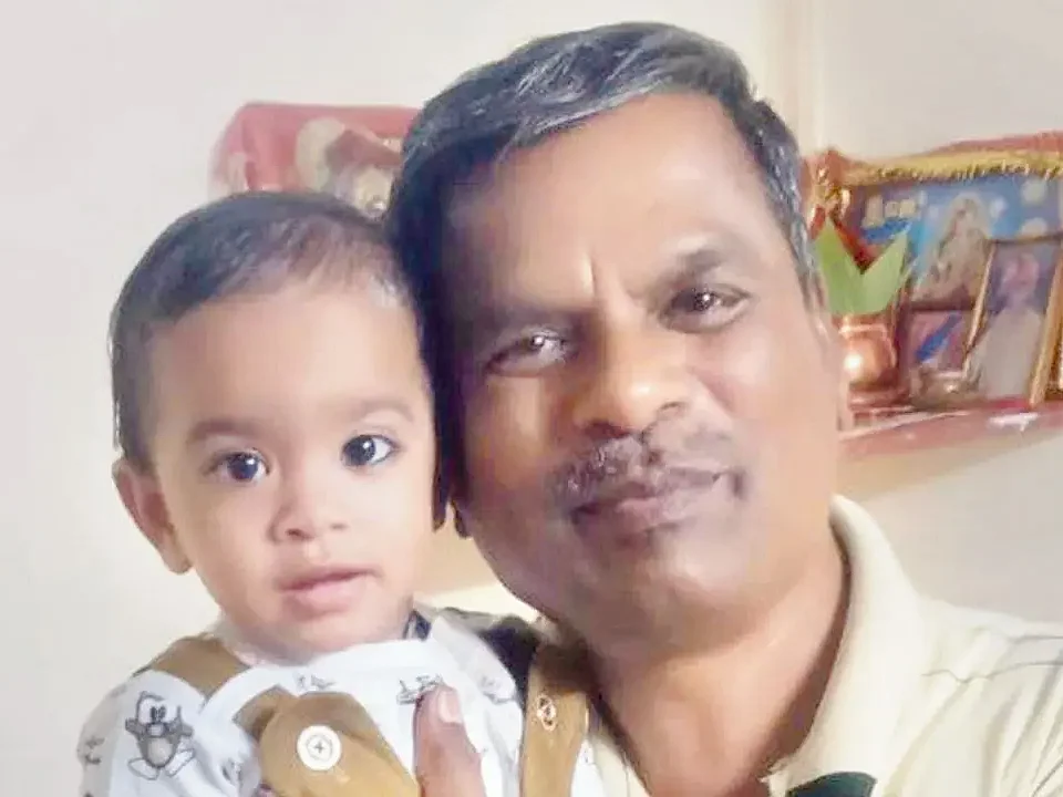 உறவினருடன் குழந்தை இகிதா