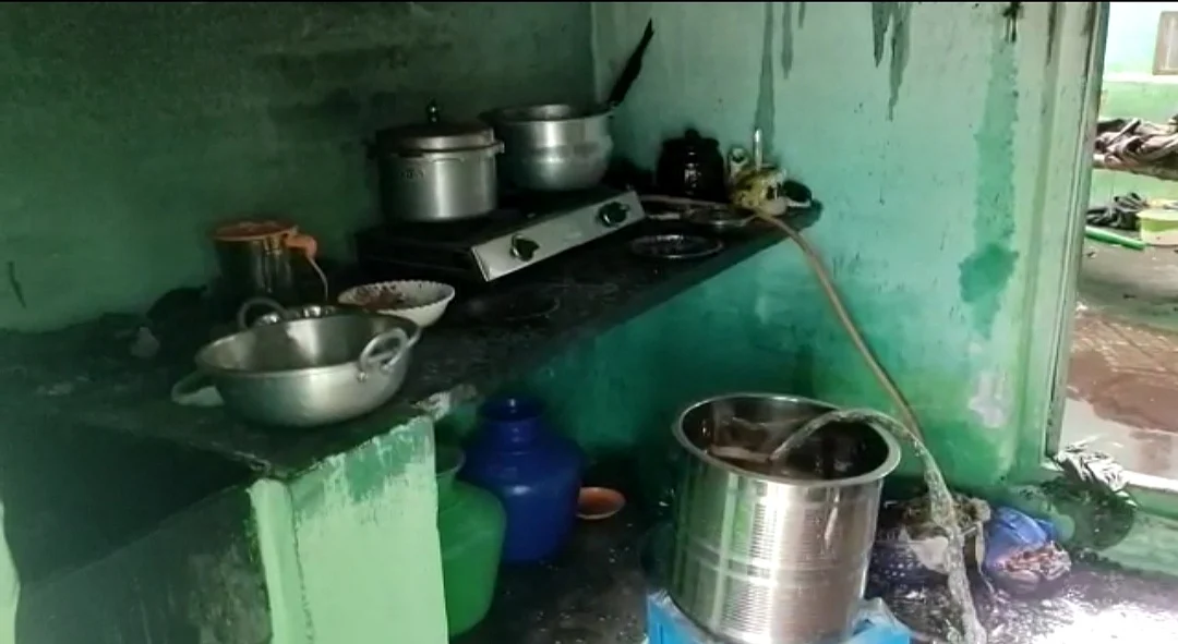சேலம்: கறி விருந்து சமைக்கும்போது சிலிண்டர் கசிவு ஏற்பட்டு தீ விபத்து! - 6 பேர் காயம்